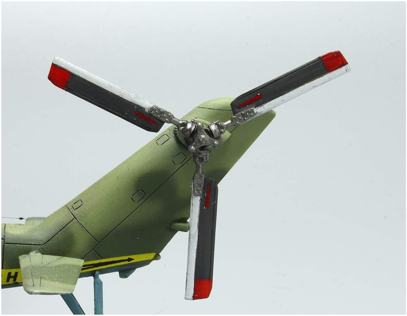 Amazon | プラッツ 1/72 航空模型特選シリーズ Mi-24V/VP